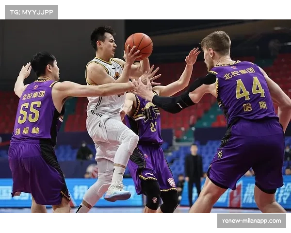 防守效率成强队标志 山东场均抢断11.5次排名第一 防守效率成强队标志 山东场均抢断11.5次排名第一